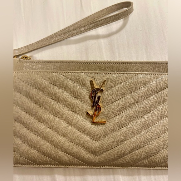 NWOT YSL ‘Cassandre’ wristlet in beige - Picture 1 of 7